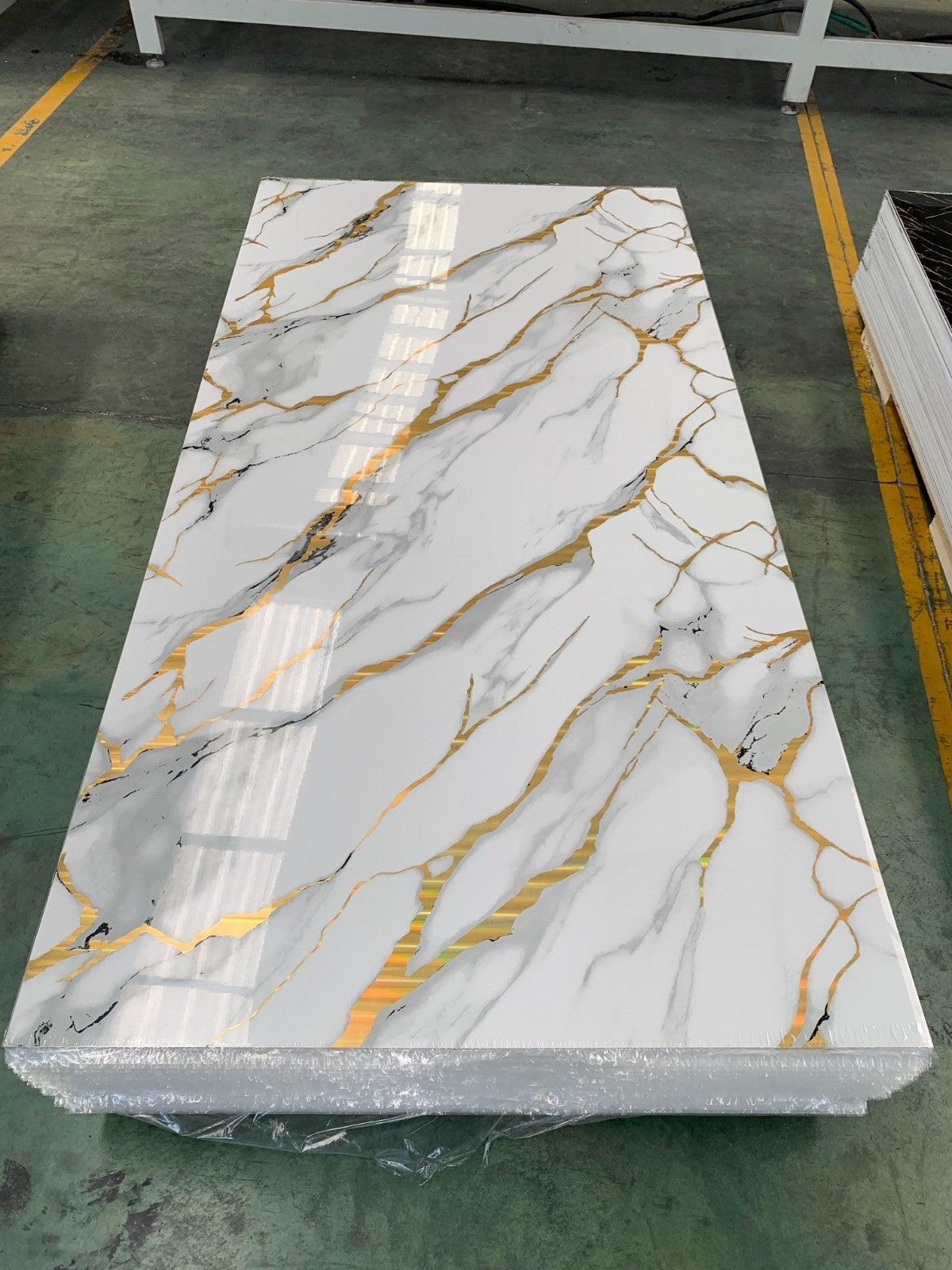 UV PVC Marble Sheet 4' x 8' - White/grey/gold